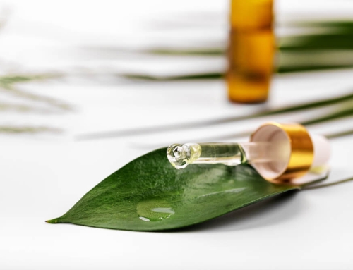 6 Plant Oils to Tighten and Rehydrate Aging Skin